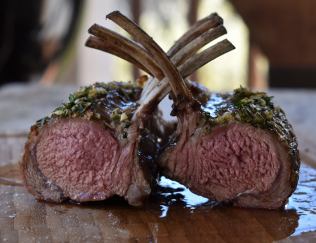 Rack of Lamb grilled with garlic and rosemary