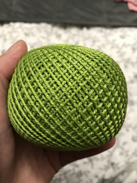 The way this crochet thread is spun