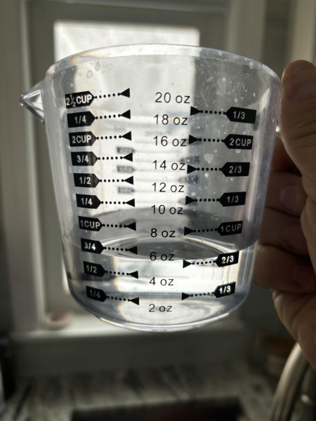 Measuring cup, which line do you use for ounces?