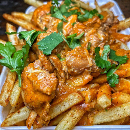 Butter chicken poutine