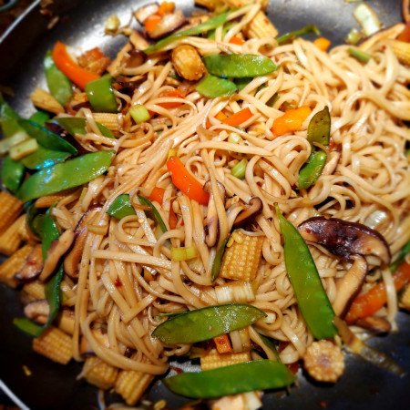 &quot;Better than takeout&quot; veggie lo mein!