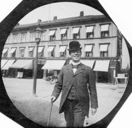 19 Year Old Norwegian Student Hides Spy Camera In His Clothing To Take Secret Street Photos In The 1890s