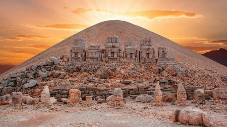 Turkiye/Adıyaman Nemrut Mountain