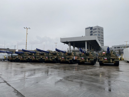 K9 mobile howitzers just arrived at the Polish port of Gdynia