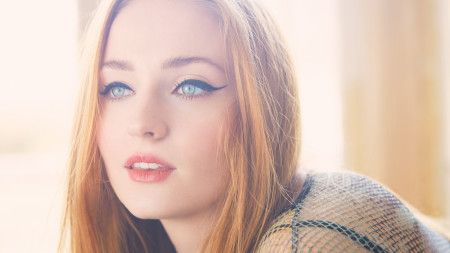 Sophie Turner with Blue eyes