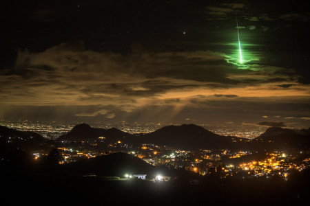 This green meteor was spotted over the skies of India