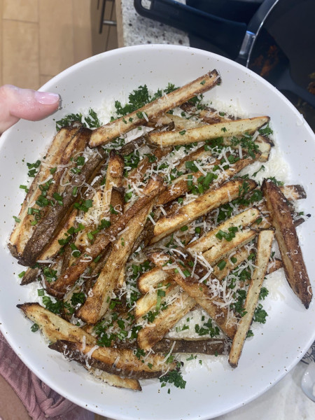 Garlic parm fries