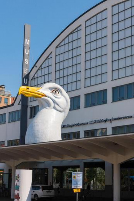 Helsinki&#039;s Museum of Art has a massive seagull head above its entrance