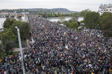 Protest for Teachers in Budapest, Hungary today (Bankó Gábor/444)