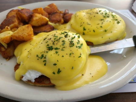 Eggs Benedict with Home Fries