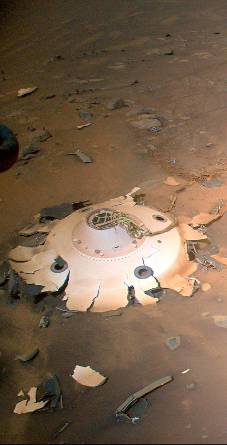 Rover Landing Gear Seen From the Air by Mars Helicopter