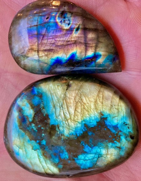 Labradorite flash