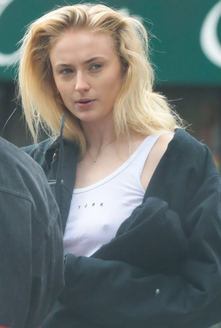 Sophie without bra