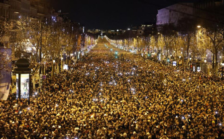 Happy new year from the Champs-Elysées, Paris, France! To all of you european fellows! Bonne année!