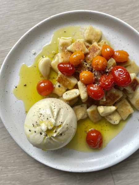 Crispy gnocchi with burrata &amp;amp; confit tomatoes