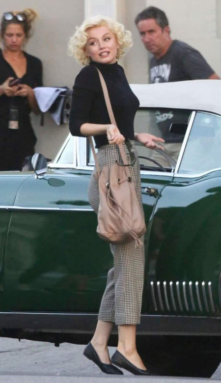 First image of Ana de Armas as Marilyn Monroe for the movie Blonde