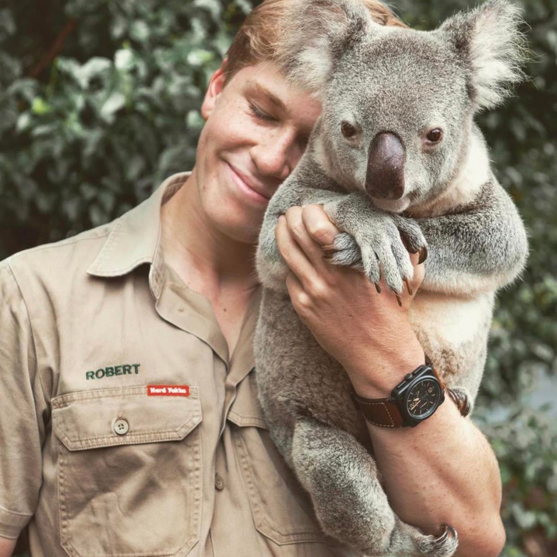 Robert Irwin, in the footsteps of his father, Steve Irwin