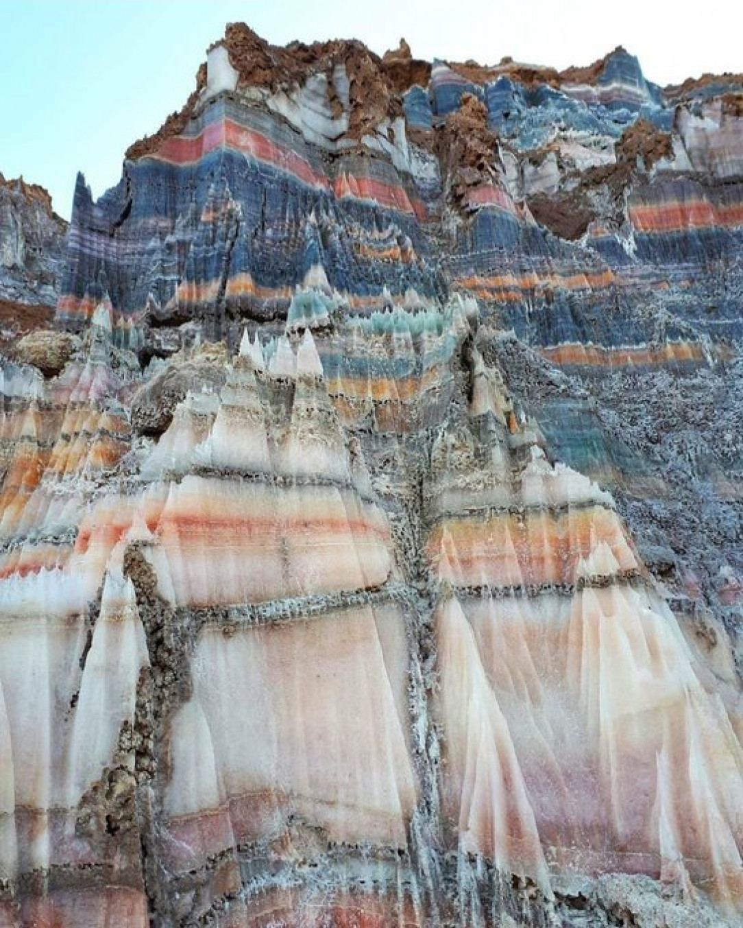 This non-edited photo of salt mountains in Iran still look beautiful