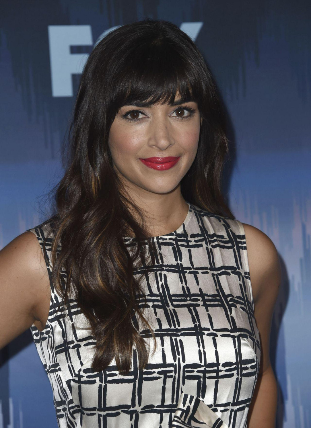 Hannah Simone