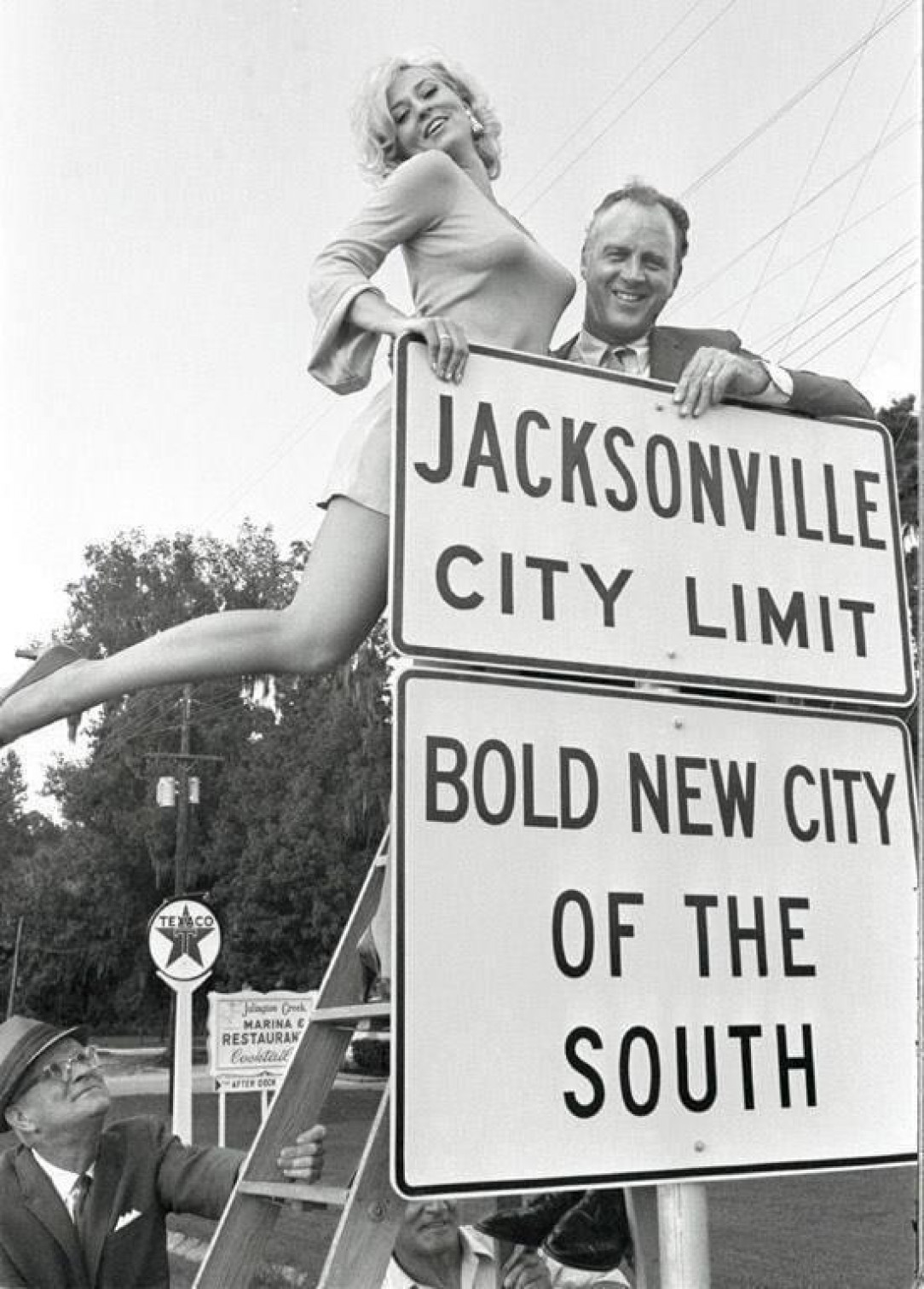 Announcing the city-county consolidation of Jacksonville, FL (1968)