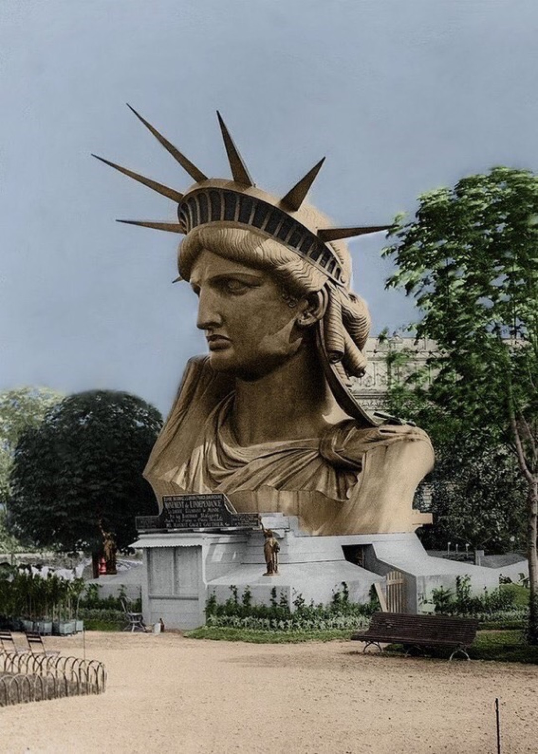 The head of Statue of Liberty, displayed in Paris (1878)