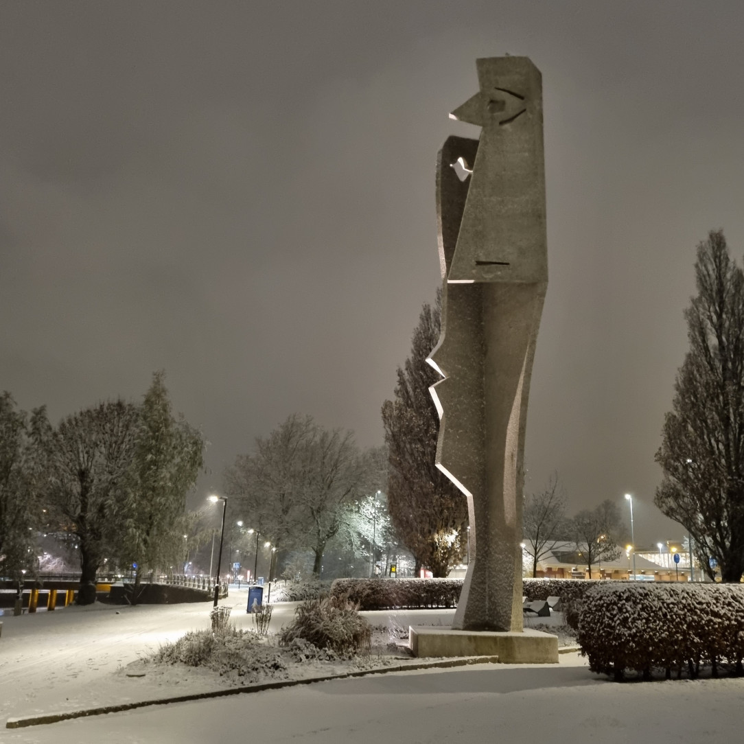 Picasso&#039;s statue &quot;womanhead&quot; in Halmstad, Sweden, this morning