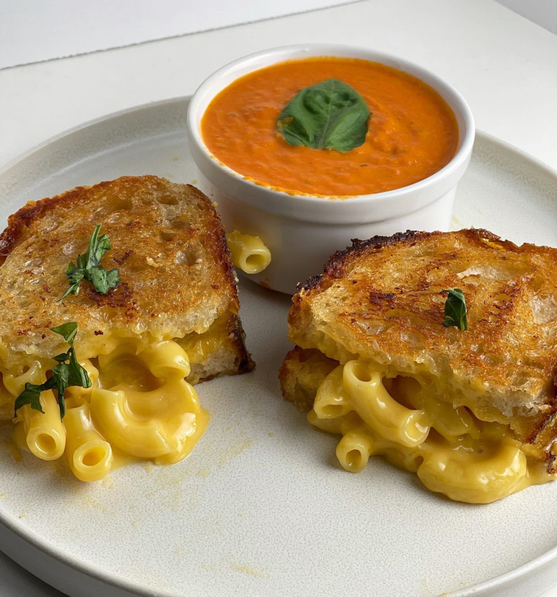 Mac &amp;amp; Cheese grilled cheese w/ vodka sauce