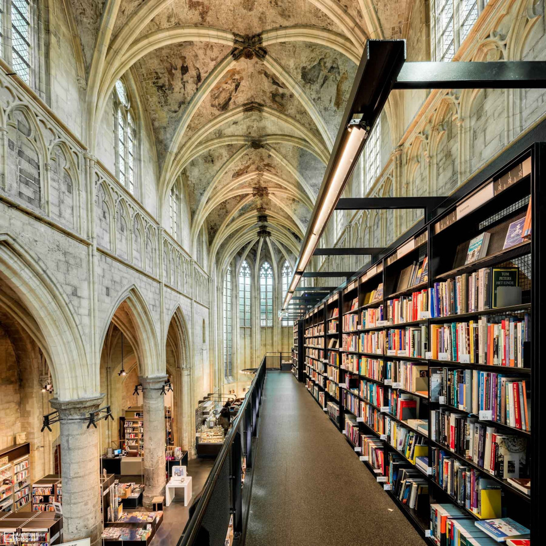 If we’re doing beautiful bookstores may I present you Boekhandel Dominicanen in Maastricht, the Netherlands
