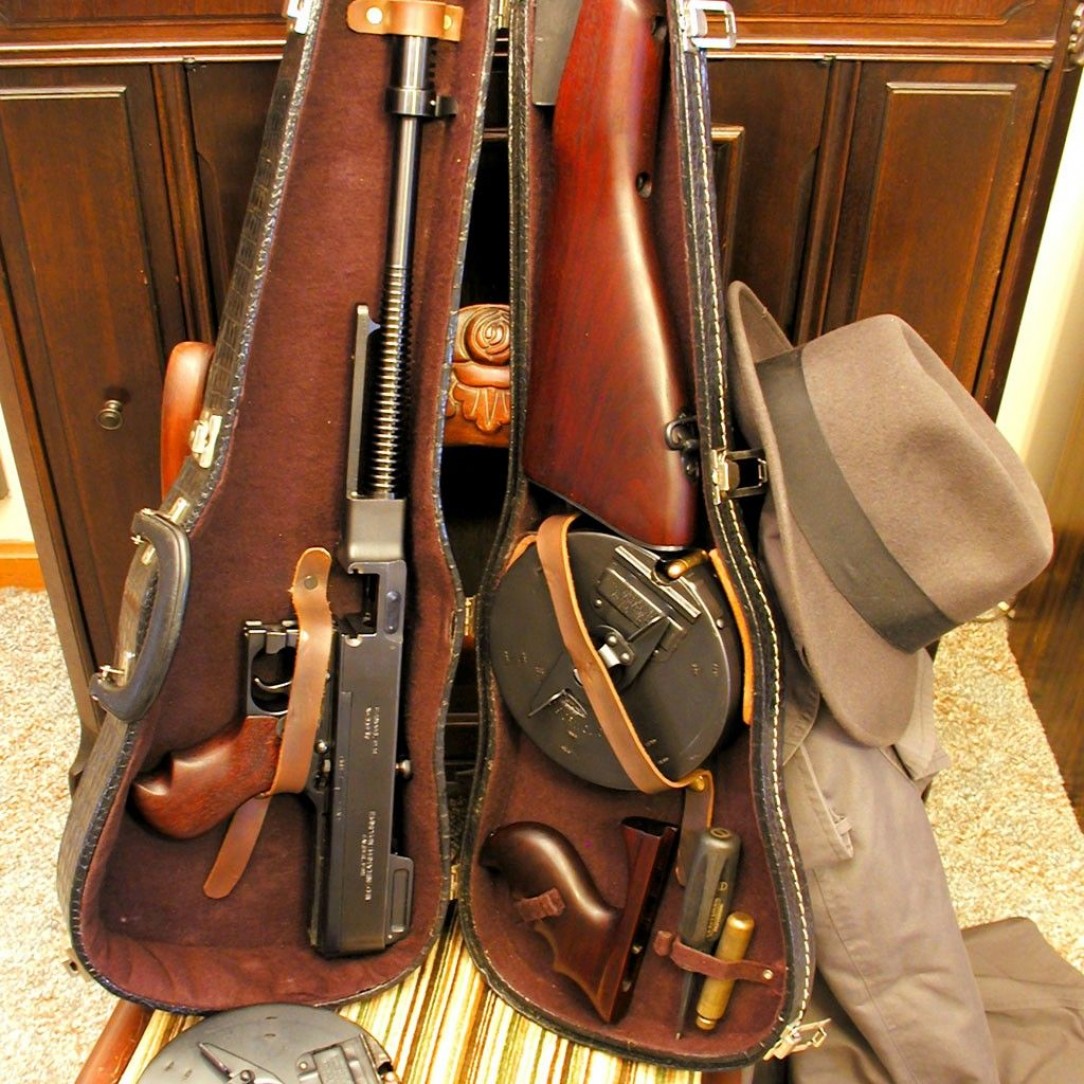 Two Tommy Guns from 1928 in violin cases