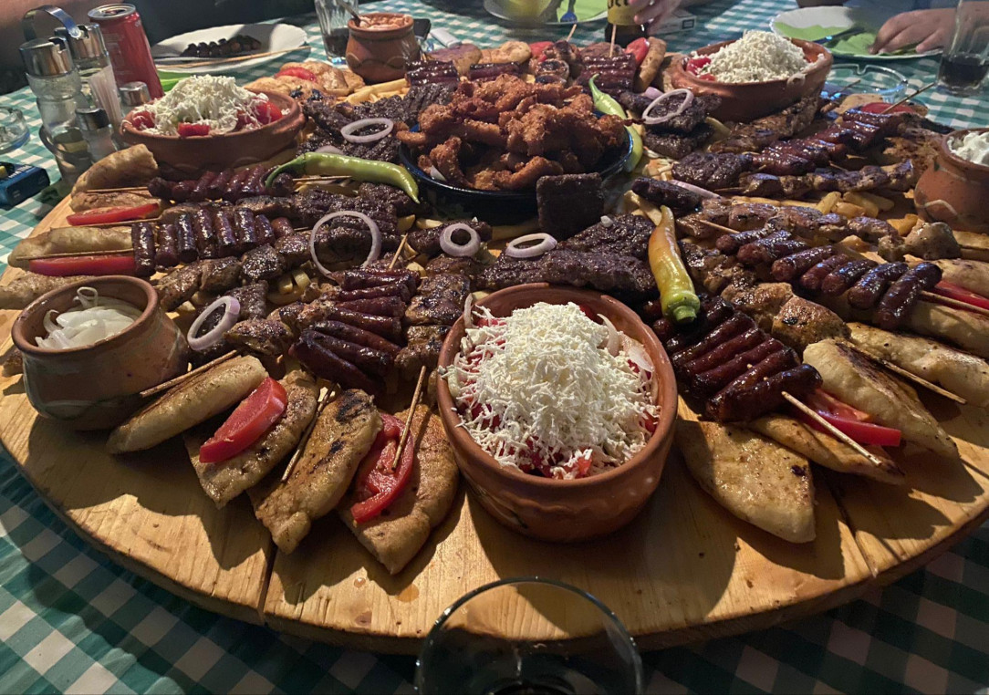 If you&#039;re hungry, here&#039;s mixed meat served for 6 people in a restaurant in Stara Pazova, Serbia