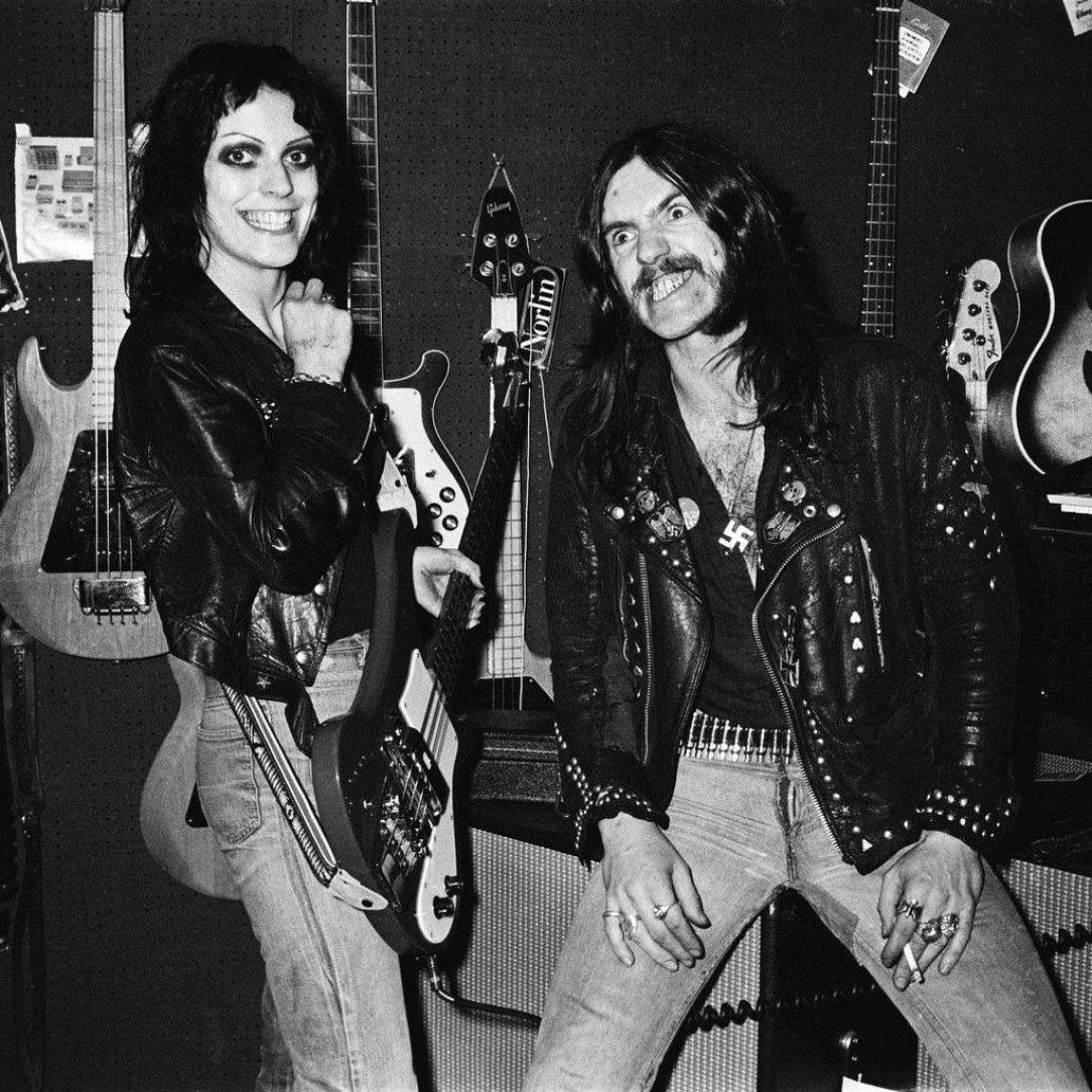 Gaye Advert and Lemmy Kilmister doing some bass shopping in London (1977)