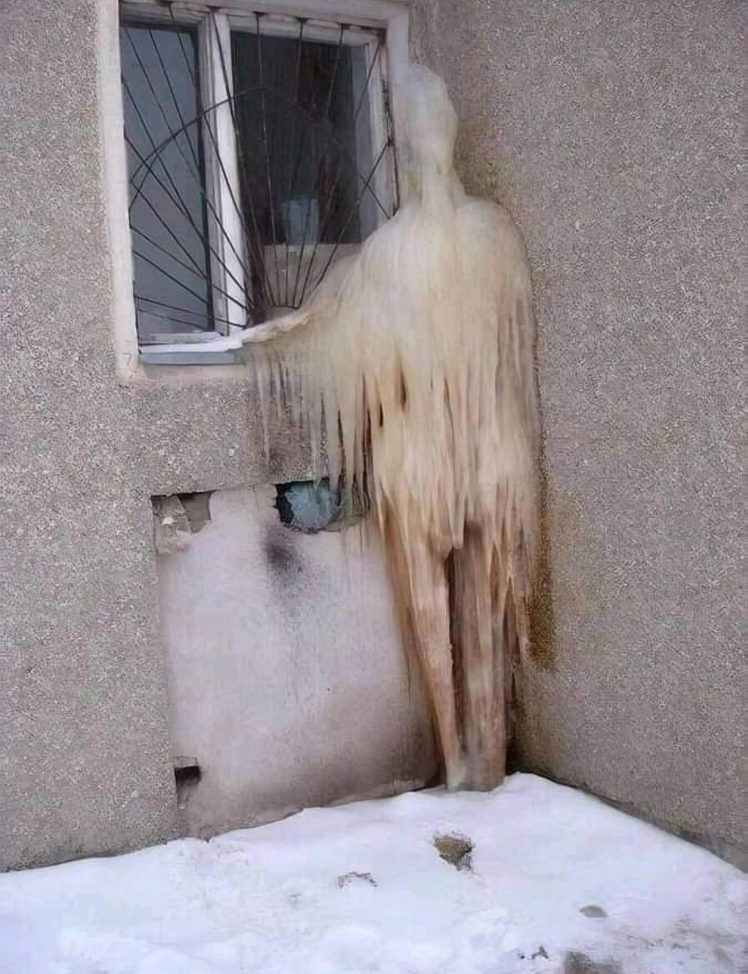 The way these icicles fell looks like a ghostly monster