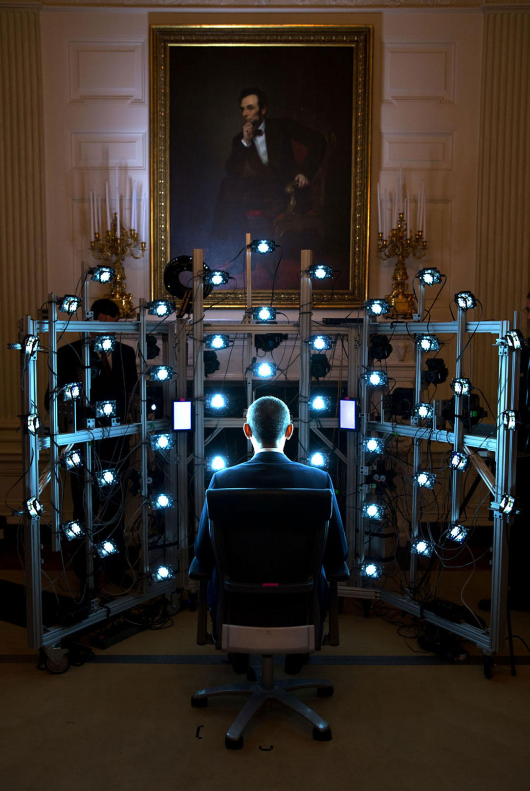 Barack Obama sitting for the very first ever 3D presidential portrait