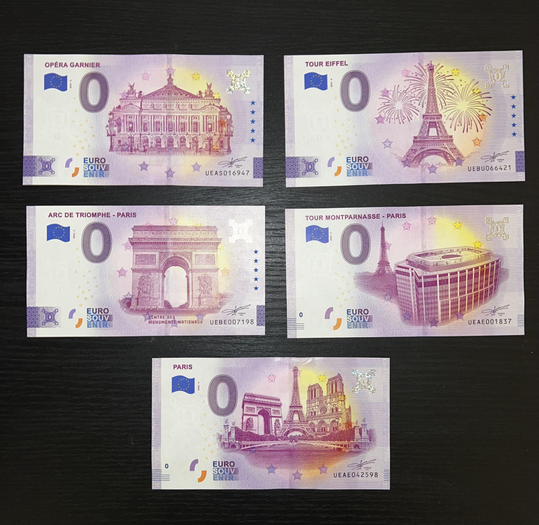 €0 notes I’ve collected from Paris