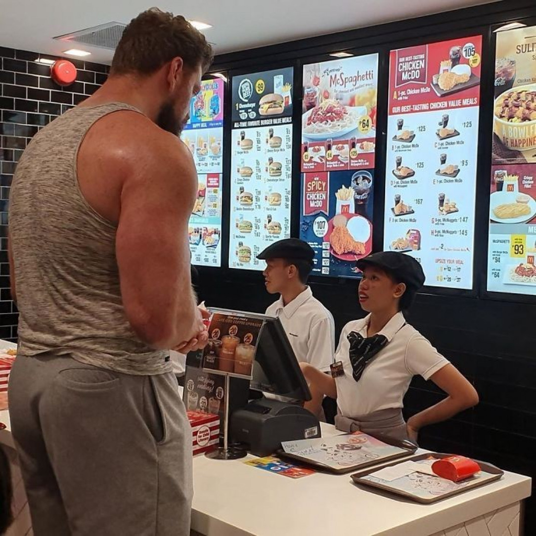 Dutch guy in the Philippines, orderer of McNuggets