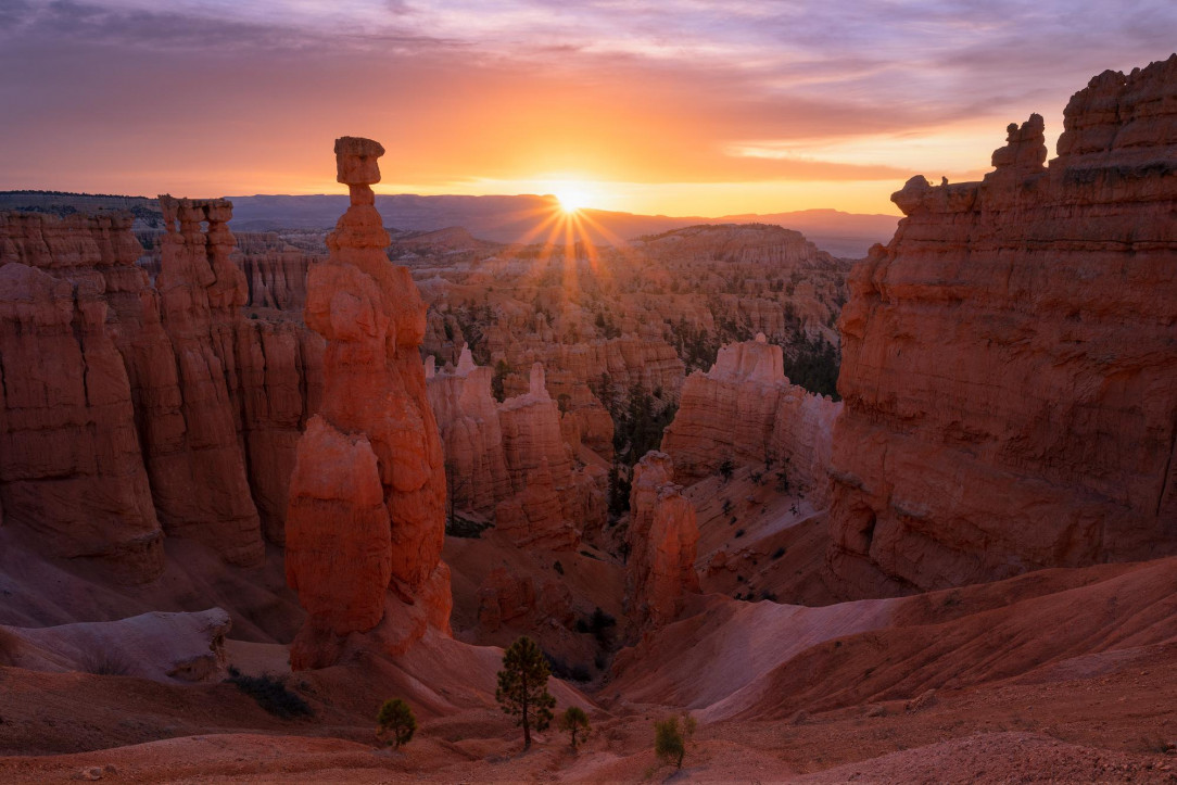 Utah&#039;s beautiful sunrise at Thor&#039;s Hammer in Bryce Canyon National Park
