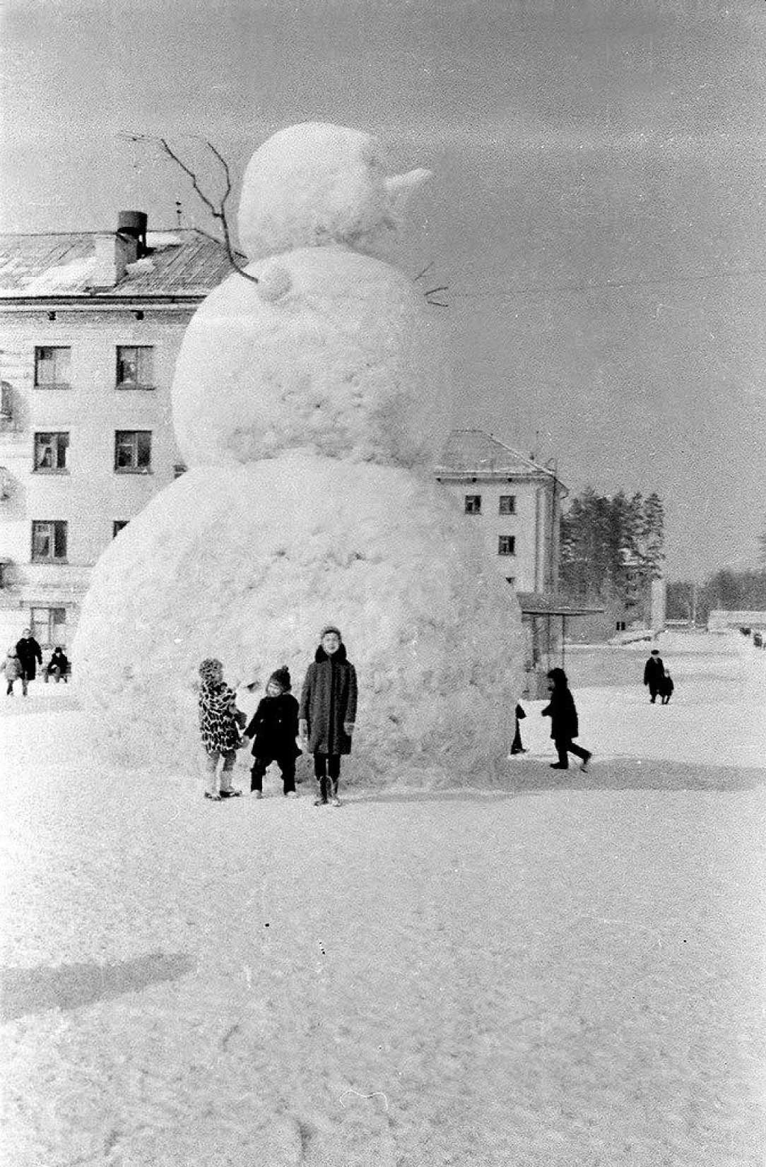Snowman on a Soviet scale. Zarechny, USSR. Late 1960s