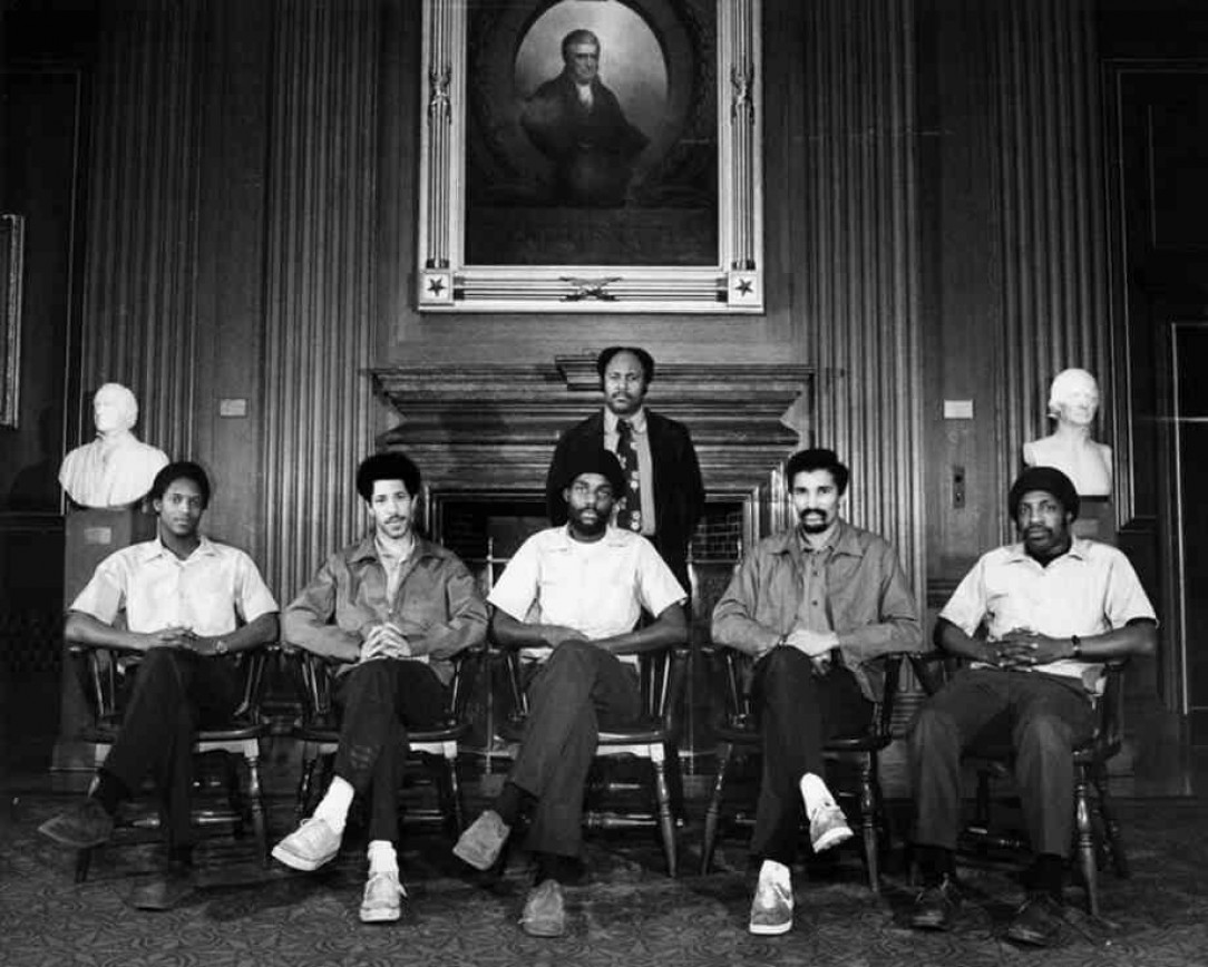 In 1976, when the Supreme Court’s building support staff sat for a portrait while preparing for the official photo