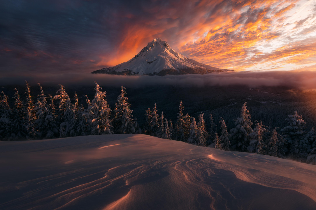 Winter sunrise Mount Hood, Oregon (USA)