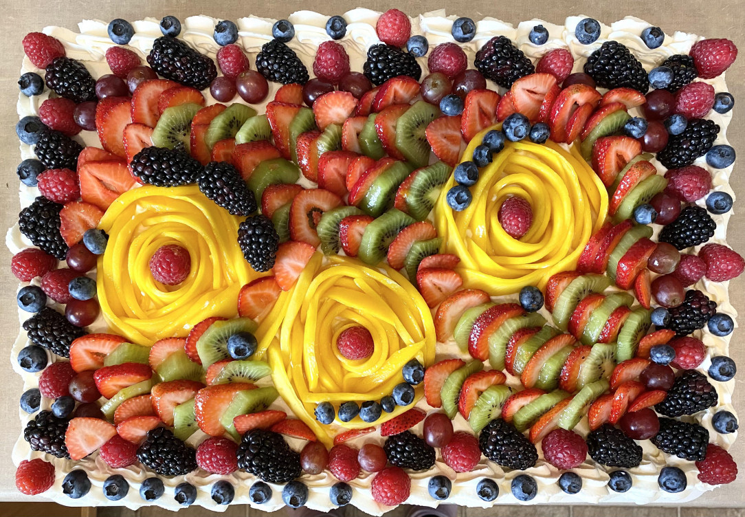 Spring fling cake with tons of fresh fruit 😋