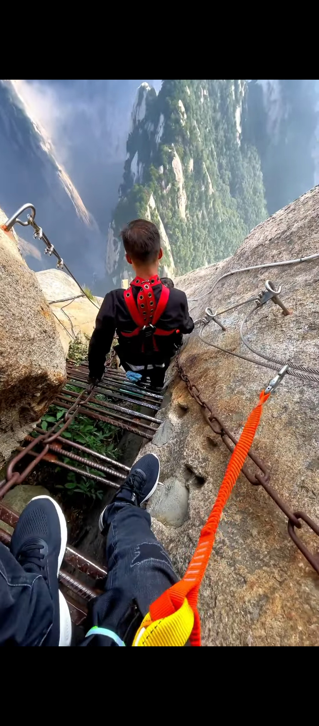 mount hua - China, the stairs are good