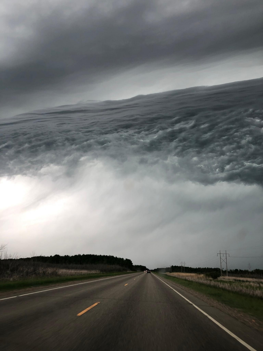 The Sky over Minnesota reminds me of that scene of interstellar when they&#039;re on the water planet