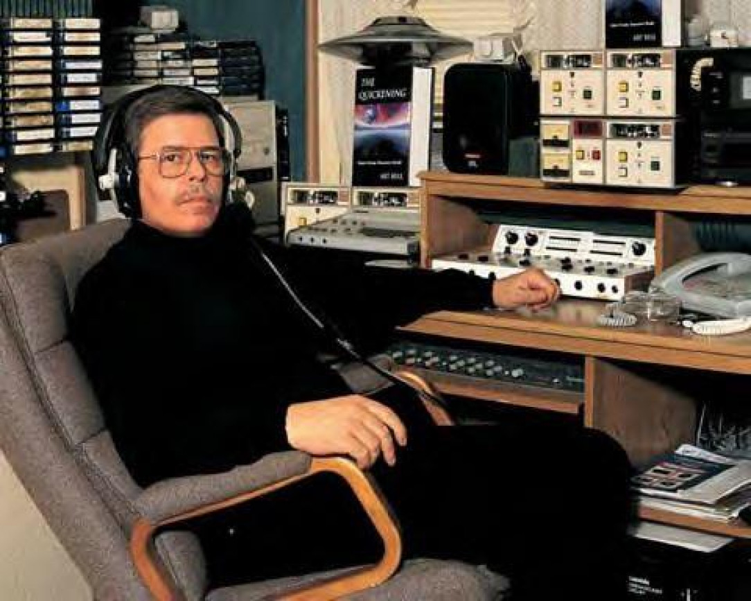 Art Bell—radio’s voice of the night—in his home studio, early 90s
