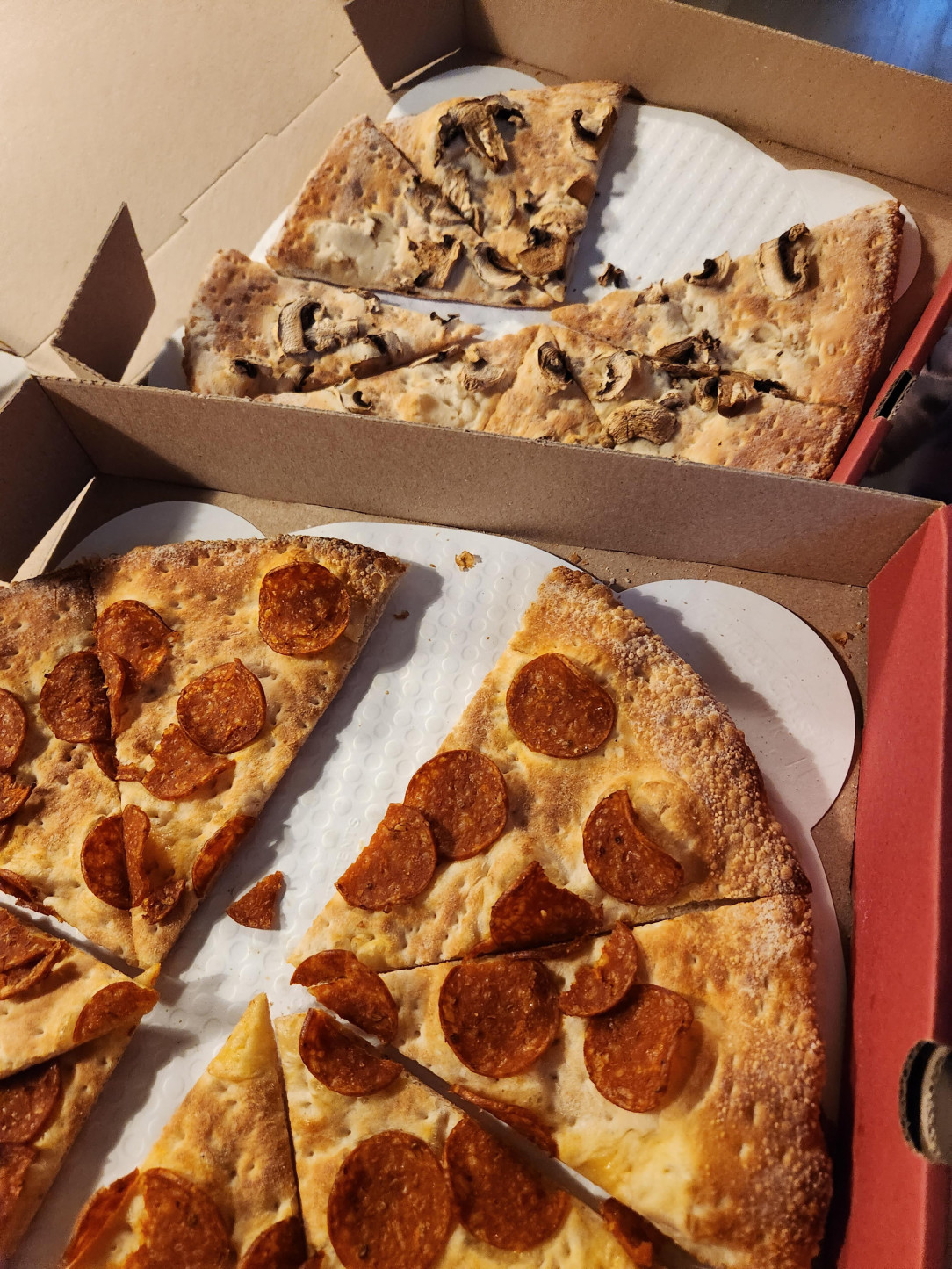 Pizza place defaults to no cheese, no sauce on Doordash. I didn&#039;t check the boxes to add them