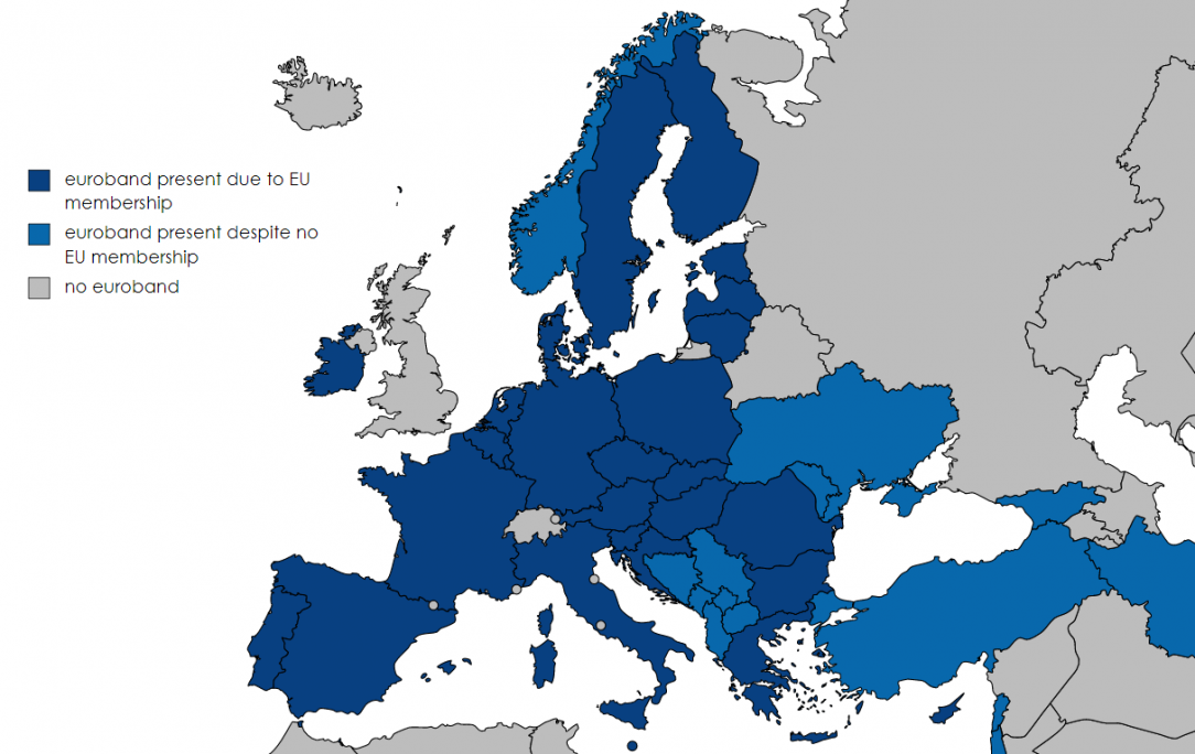 Presence of the euroband (blue stripe on the left side of the license plate) on private vehicle license plates