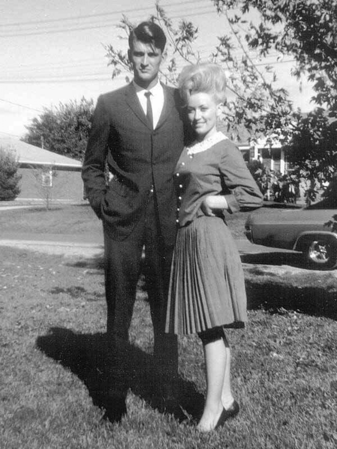 A young Dolly Parton with her husband Carl Dean. They’ve been married since 1966
