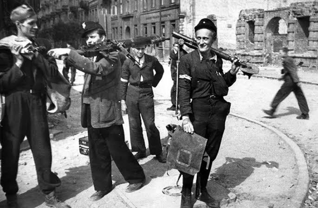 OTD 1944, the Polish military underground rose up against the Nazi German occupiers, marking the start of the Warsaw Uprising