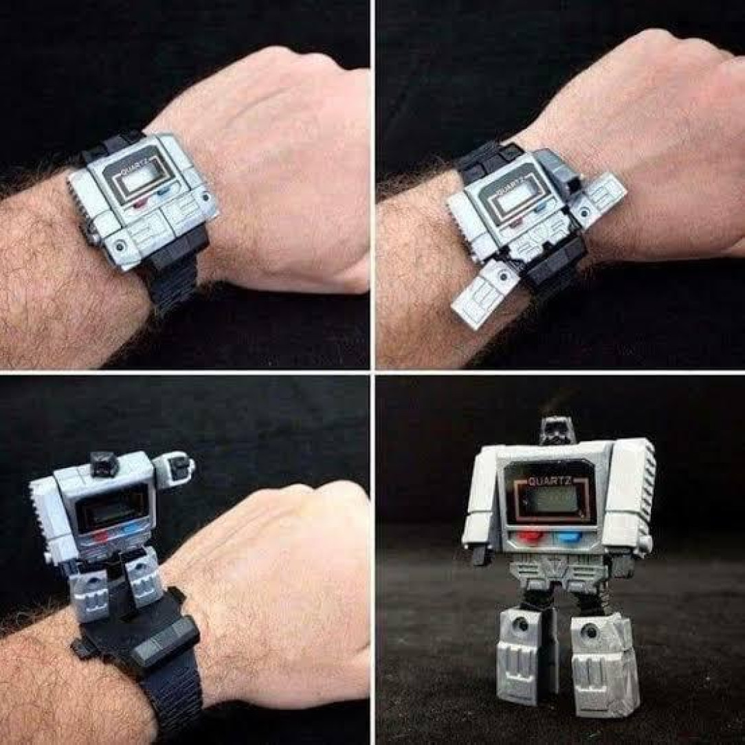 This watch that turns into a robot