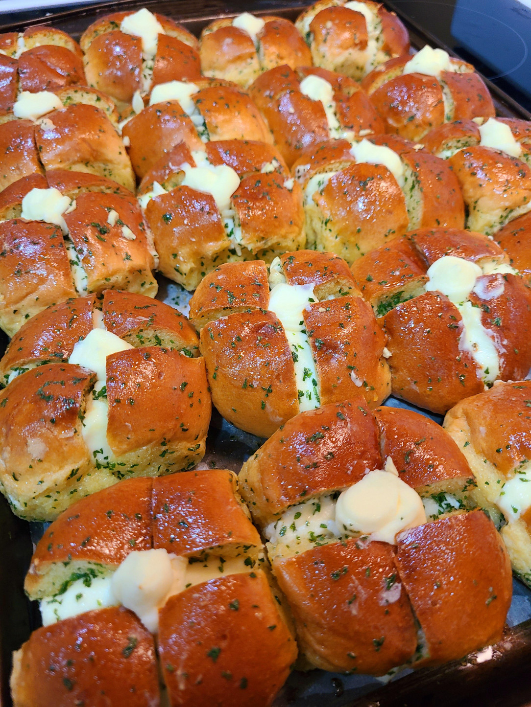 Tried making some Korean Cream Cheese Garlic Bread! Super yum!