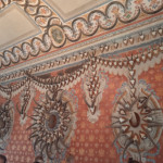 The &quot;horn saloon&quot; in Sarre Royal Castle (Aosta Valley, Italy): decorated with 3600 horns from ibexes and chamois